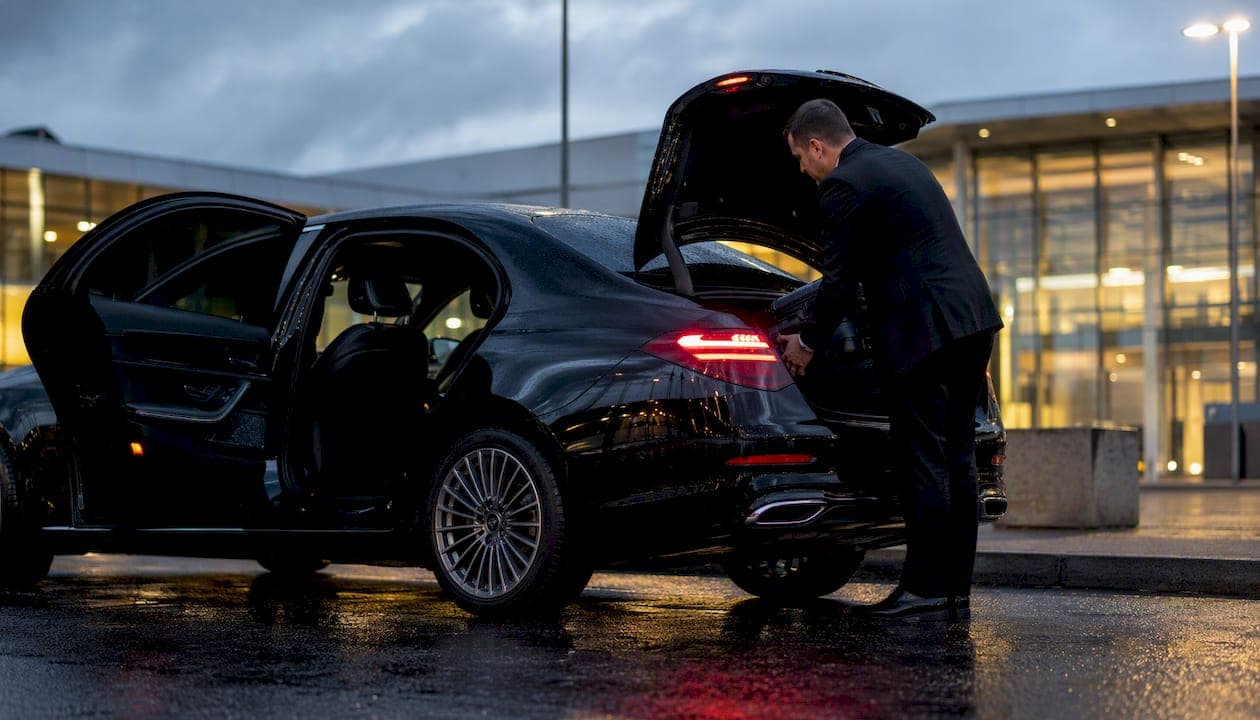 Iceland Airport Transfers Available 24/7: Your Complete Guide
