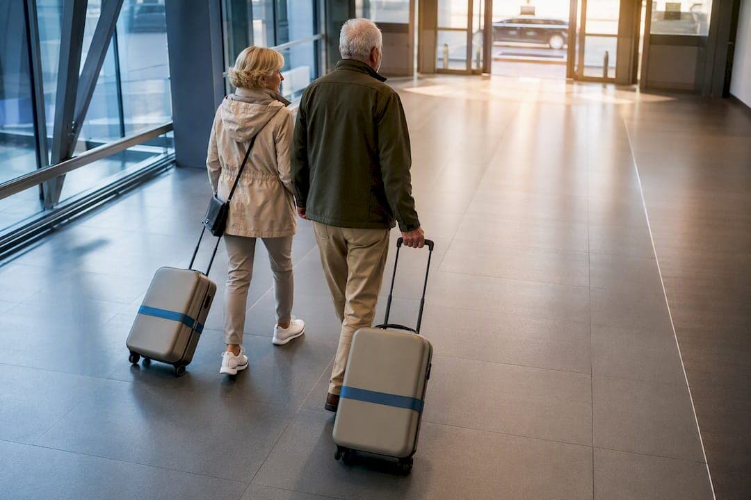 Irish Seniors: Save 30 Minutes With Keflavík Door to Door Transfer