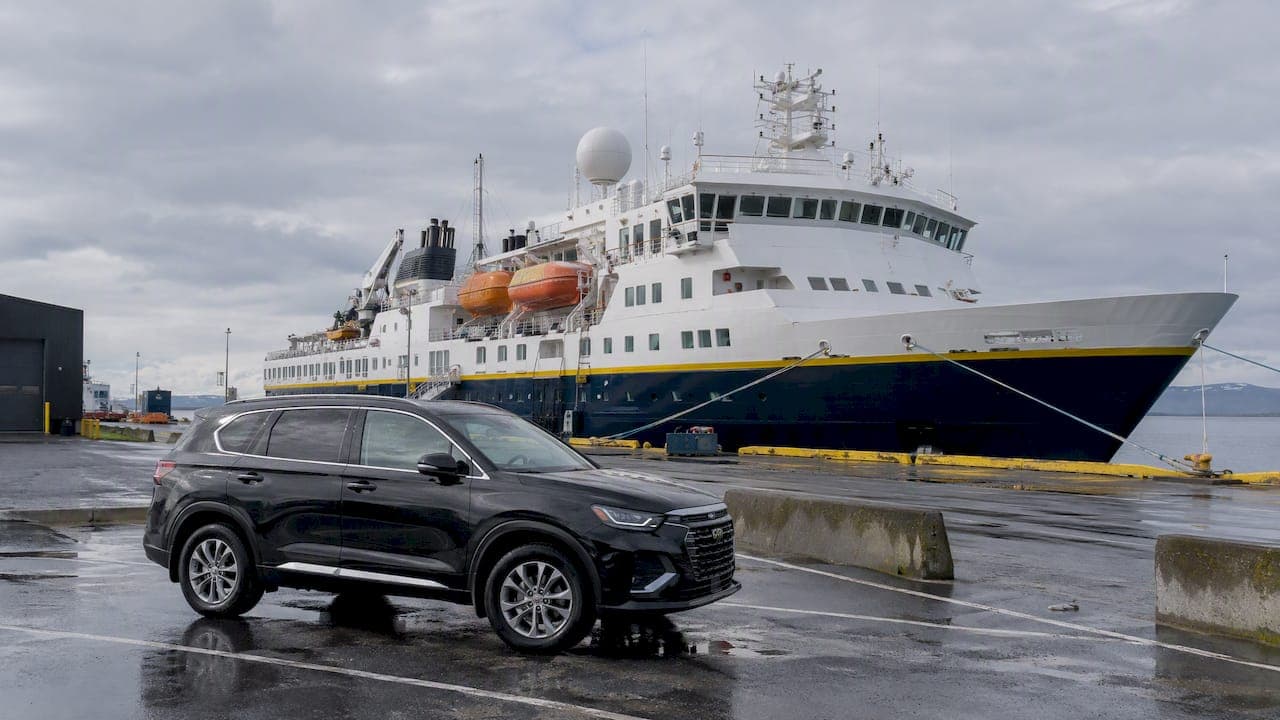 National Geographic Explorer Reykjavik Transfer Guide